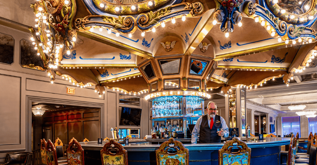 GroupSync | New Orleans for Group Travel | The Carousel Bar inside the Hotel Monteleone