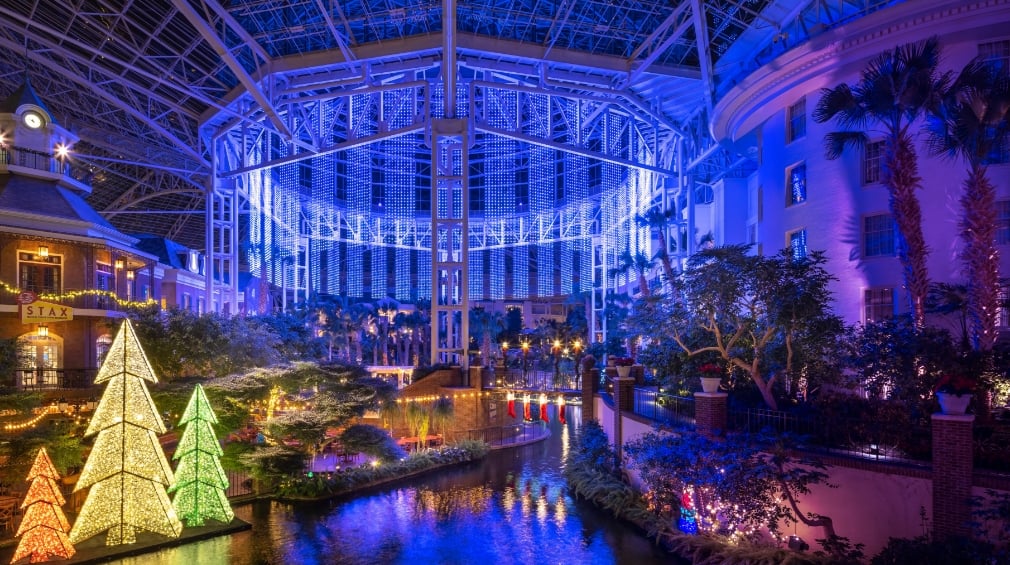 Opryland Atrium new-delta-hero Gaylord Opryland Atrium at Christmas