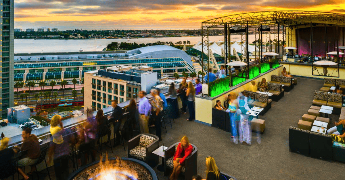 ALTITUDE Sky Lounge