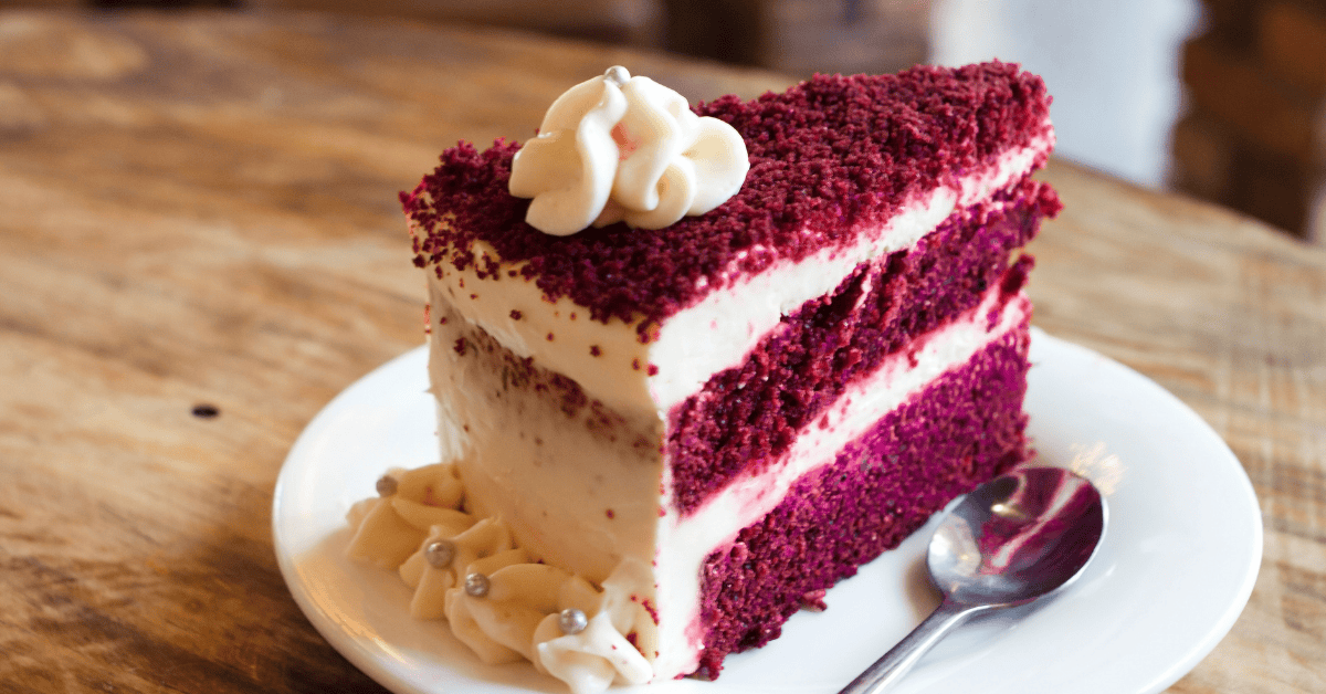 Red Velvet Cake – Waldorf Astoria, New York (1930s)